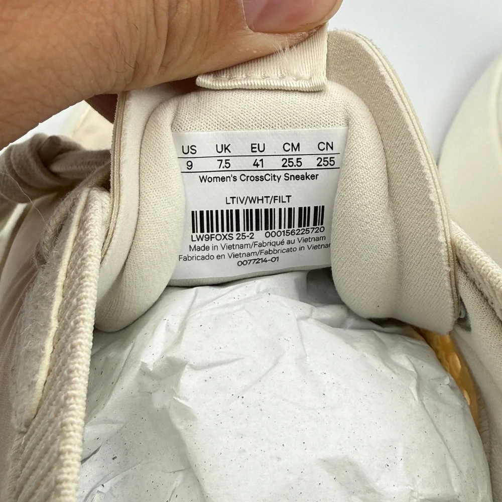 Lululemon CrossCity Sneaker Women Size 9 Light Ivory White Mesh Suede LW9FOXS